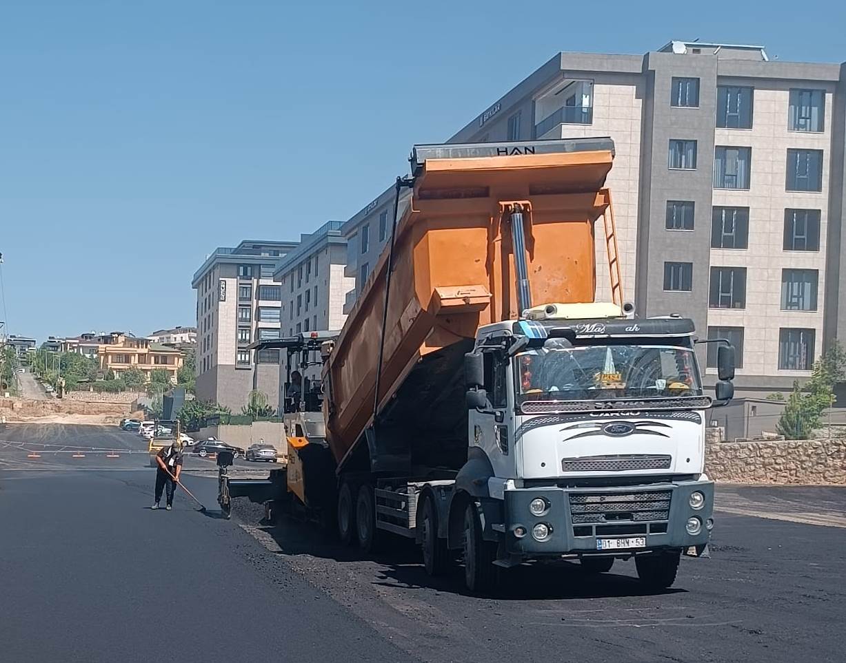 FEN İŞLERİ EKİPLERİ ÇALIŞMALARINI YOĞUNLAŞTIRDI
