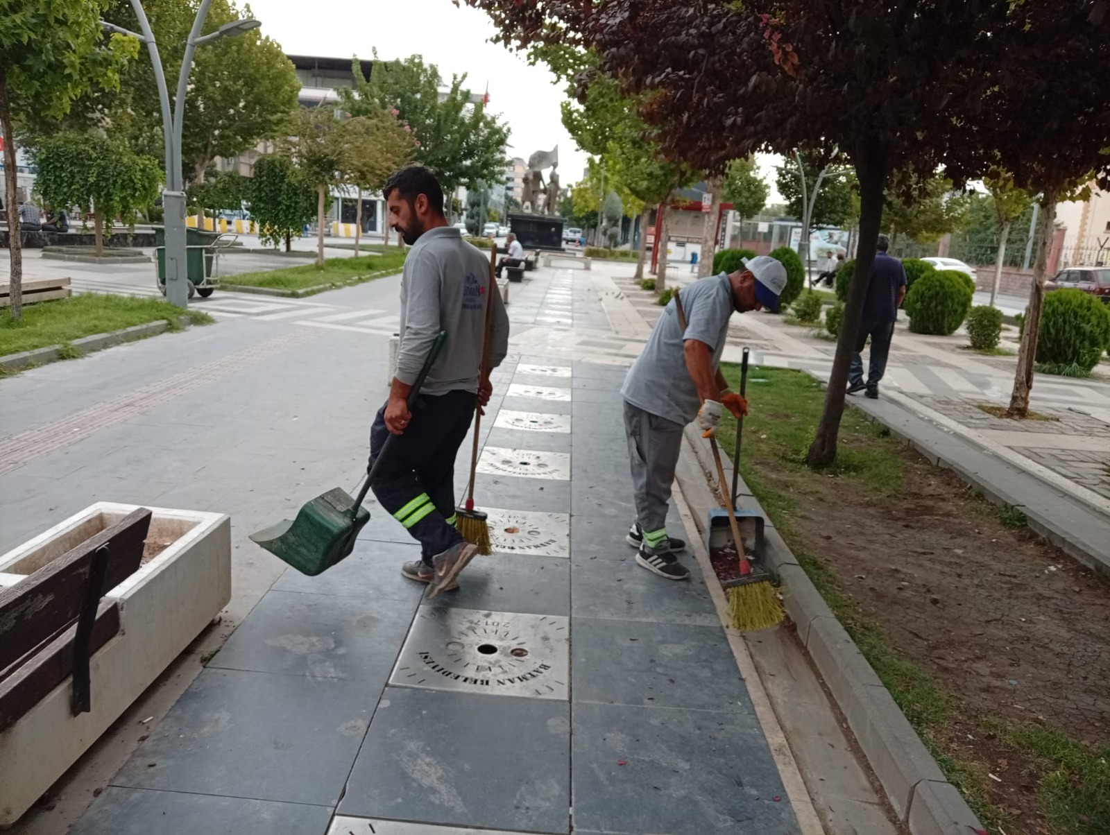 KENT GENELİNDE HUMMALI TEMİZLİK ÇALIŞMASI