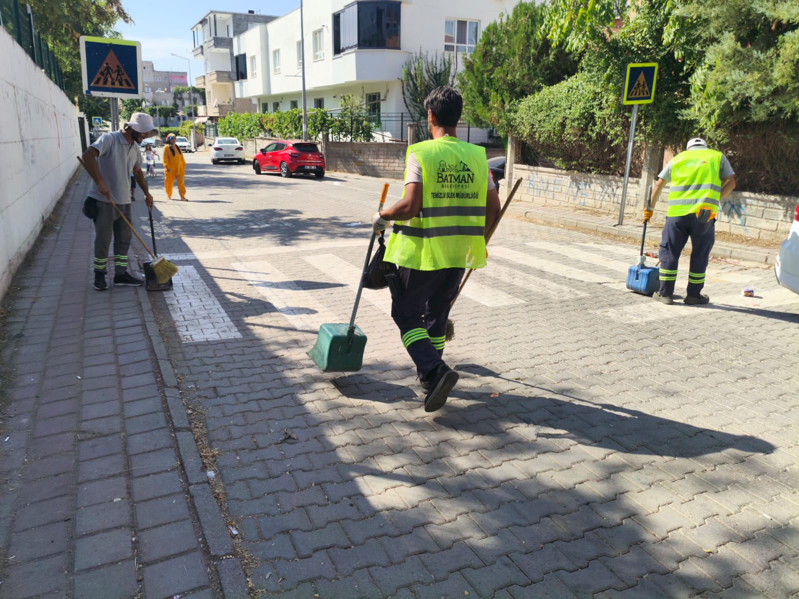 Mahallelerde Temizlik Kampanyası Aralıksız Devam Ediyor