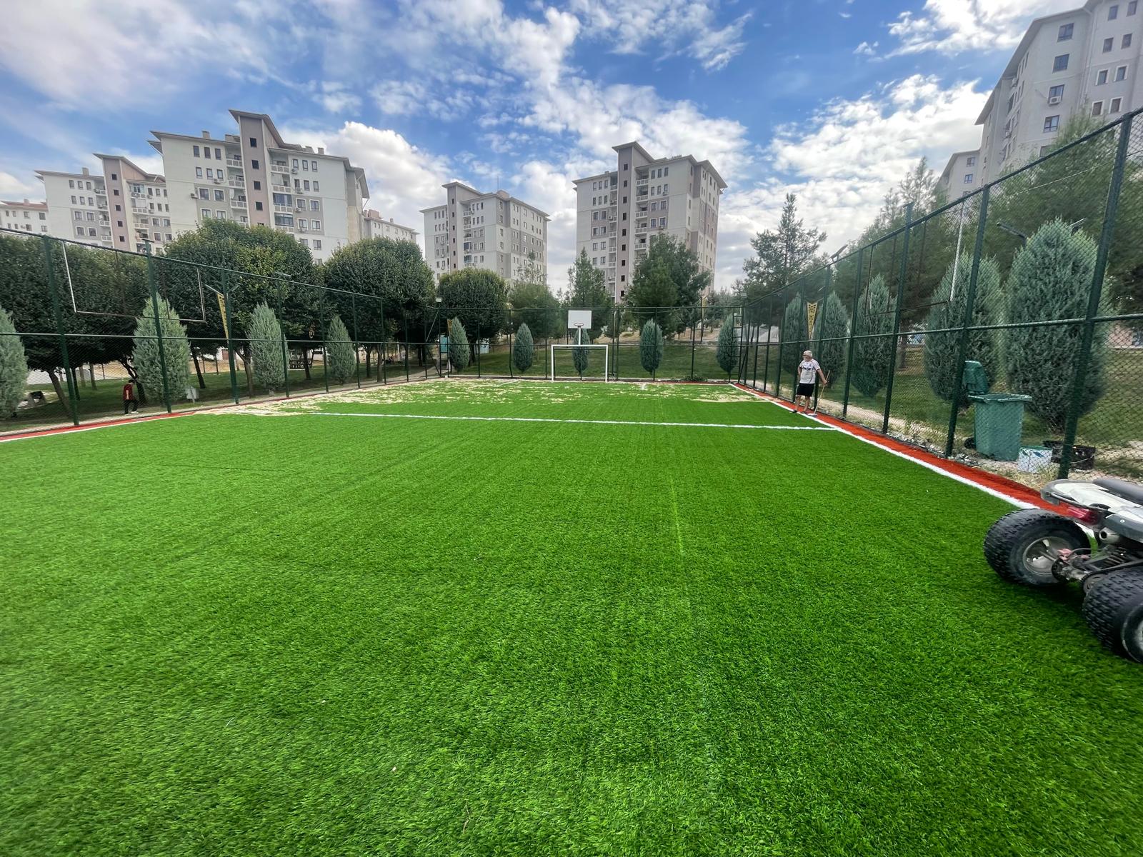 BATMAN’DA MAHALLE SPOR ALANLARI ÇOCUKLAR VE GENÇLER İÇİN YENİLENİYOR