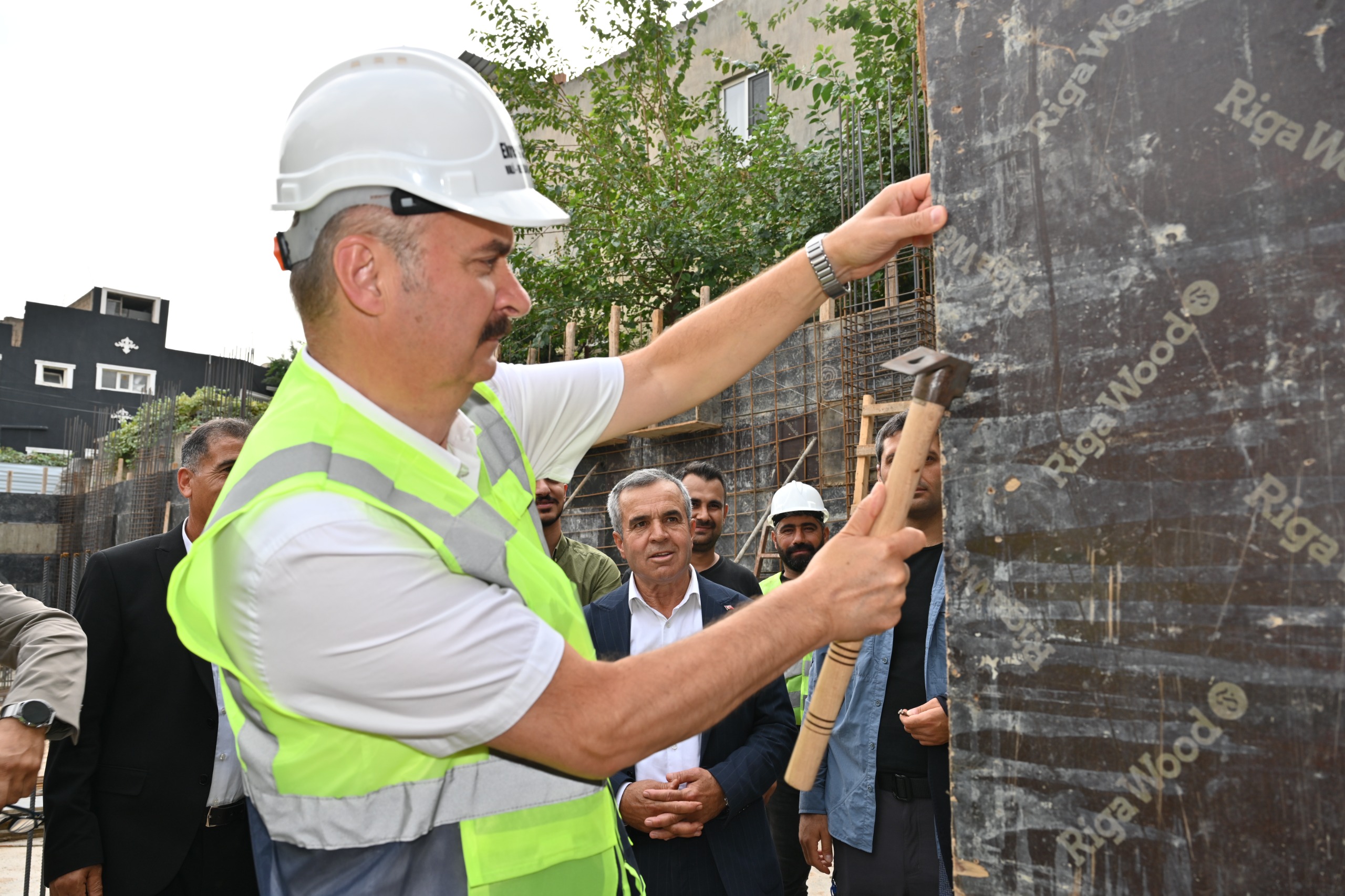 ‘MAHALLE BULUŞMASINDA İSTEDİLER, İLK ÇİVİ ÇAKILDI’