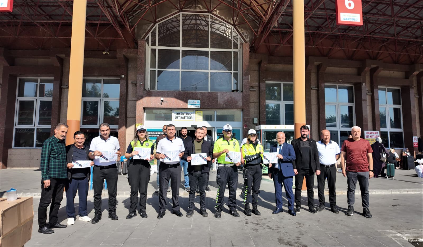 BAŞTİ’DE ŞOFÖR VE FİRMA TEMSİLCİLERİNE GÜVENLİK VE NEZAKET EĞİTİMİ