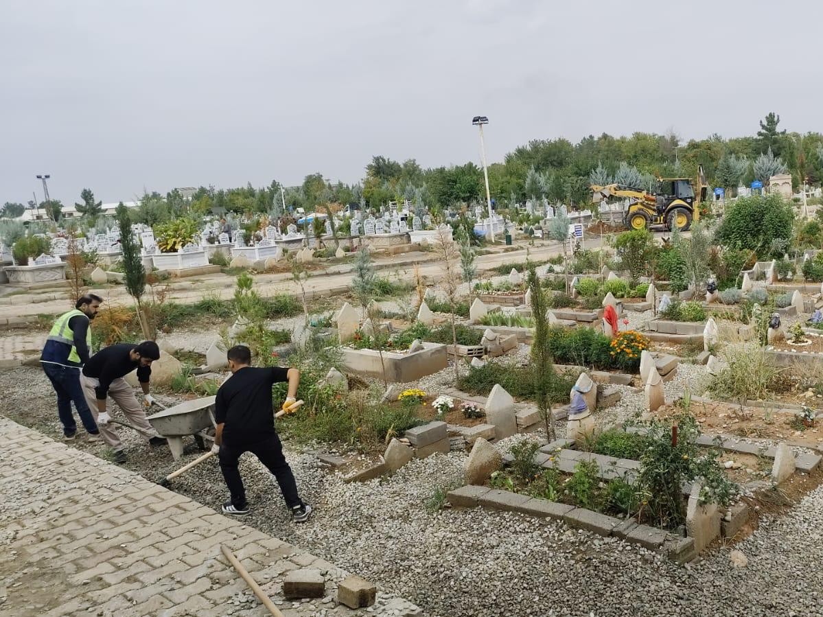 Batman Belediyesi Mezarlıklar Müdürlüğünden Asri Mezarlık’ta Kapsamlı Bakım Çalışması