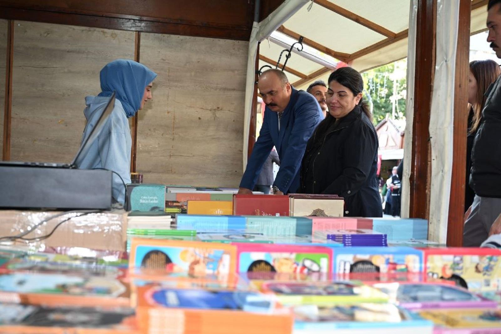 Valimizden, Batman Kitap Fuarı’na Ziyaret