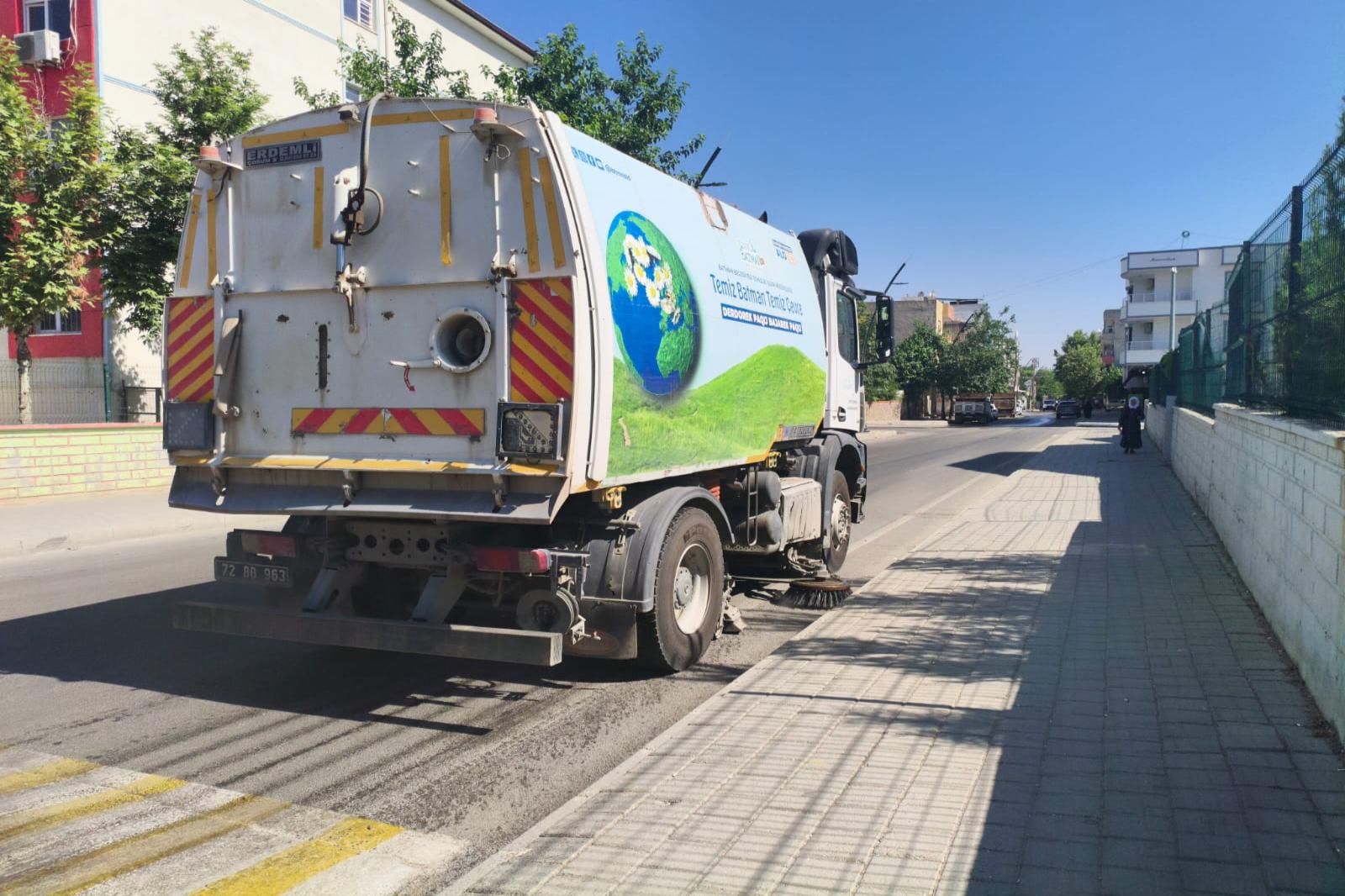 Temizlik Ekipleri Sahada