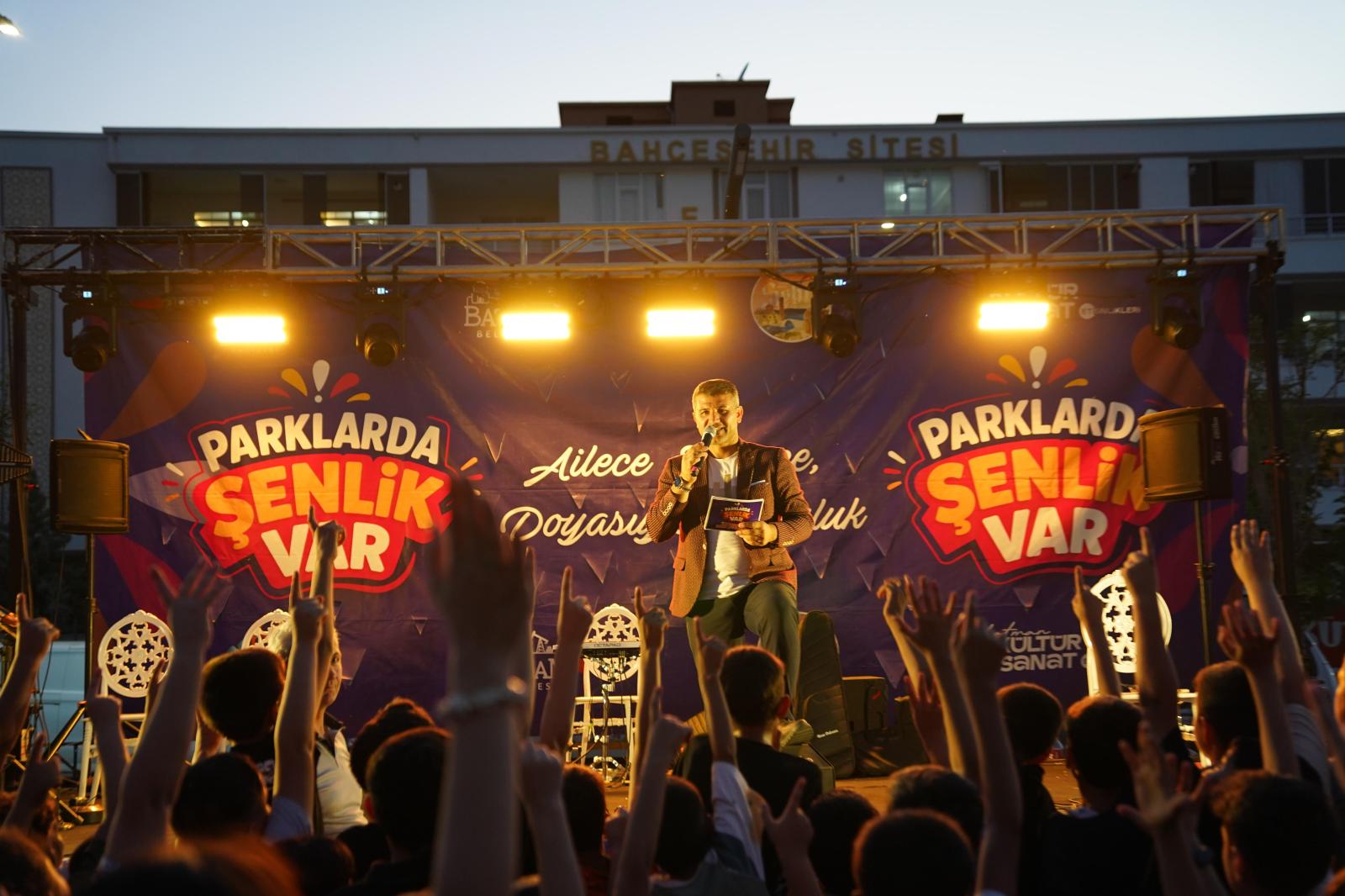 Keloğlan Parkı'nda Yaz Akşamına Müzik ve Eğlence Damga Vurdu