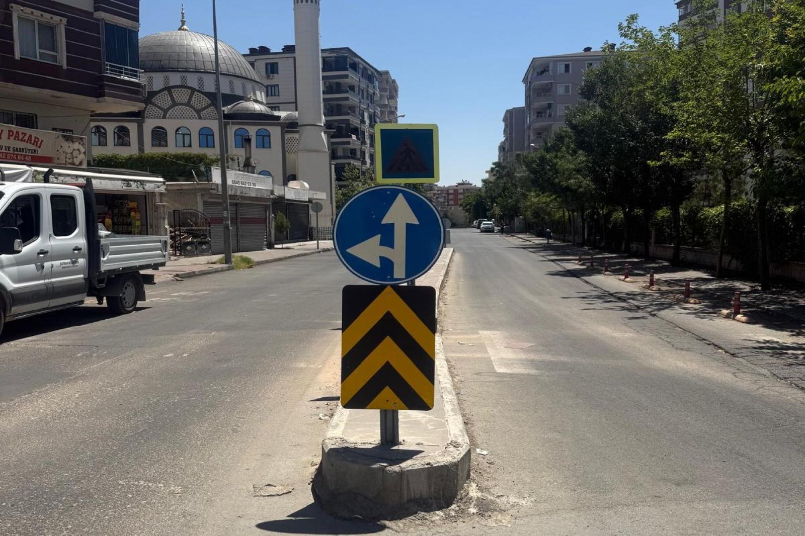 TRAFİK GÜVENLİĞİ İÇİN İŞARETLEMELER GÜÇLENDİRİLİYOR