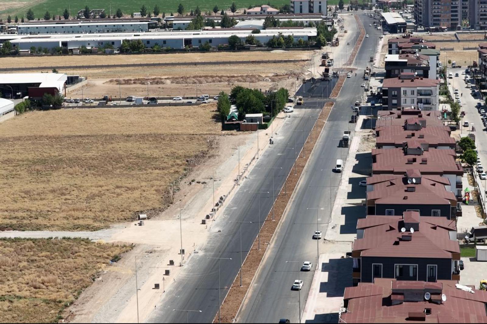 NECAT NASIROĞLU BULVARI’NDA ÇALIŞMALAR HIZ KESMEDEN DEVAM EDİYOR