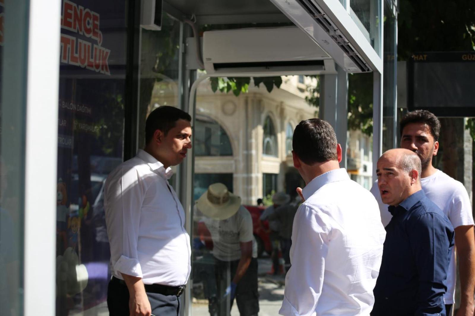 YENİ NESİL KLİMALI OTOBÜS DURAKLARI VATANDAŞLARIN HİZMETİNE HAZIRLANIYOR