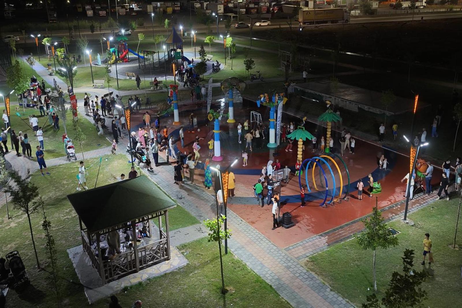 FRESH PARKLAR YAZ AKŞAMLARINDA ÇOCUKLARIN VE AİLELERİN GÖZDESİ OLDU