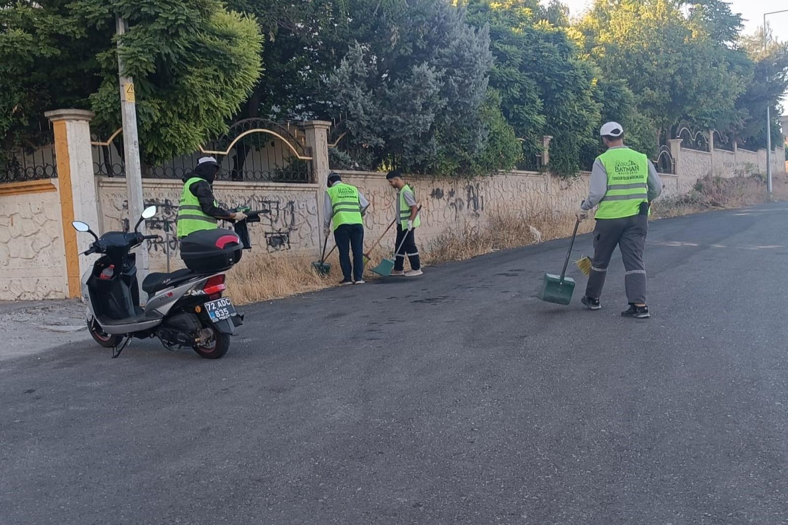 BATMAN BELEDİYESİ'NDEN TİLMERÇ VE HÜRRİYET MAHALLELERİNDE KAPSAMLI TEMİZLİK