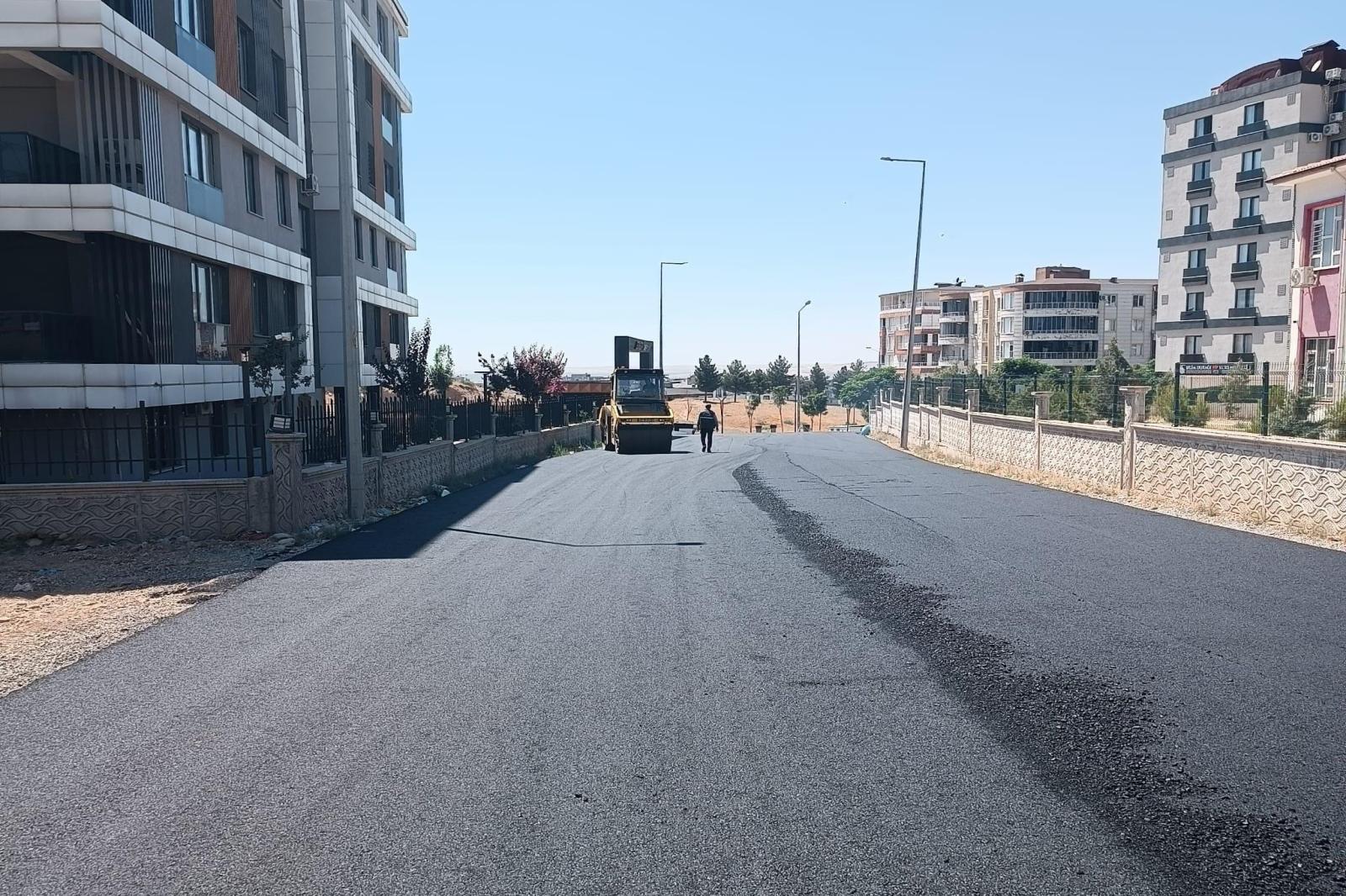 BELEDİYE ASFALT ÇALIŞMALARINA HIZ KESMEDEN DEVAM EDİYOR