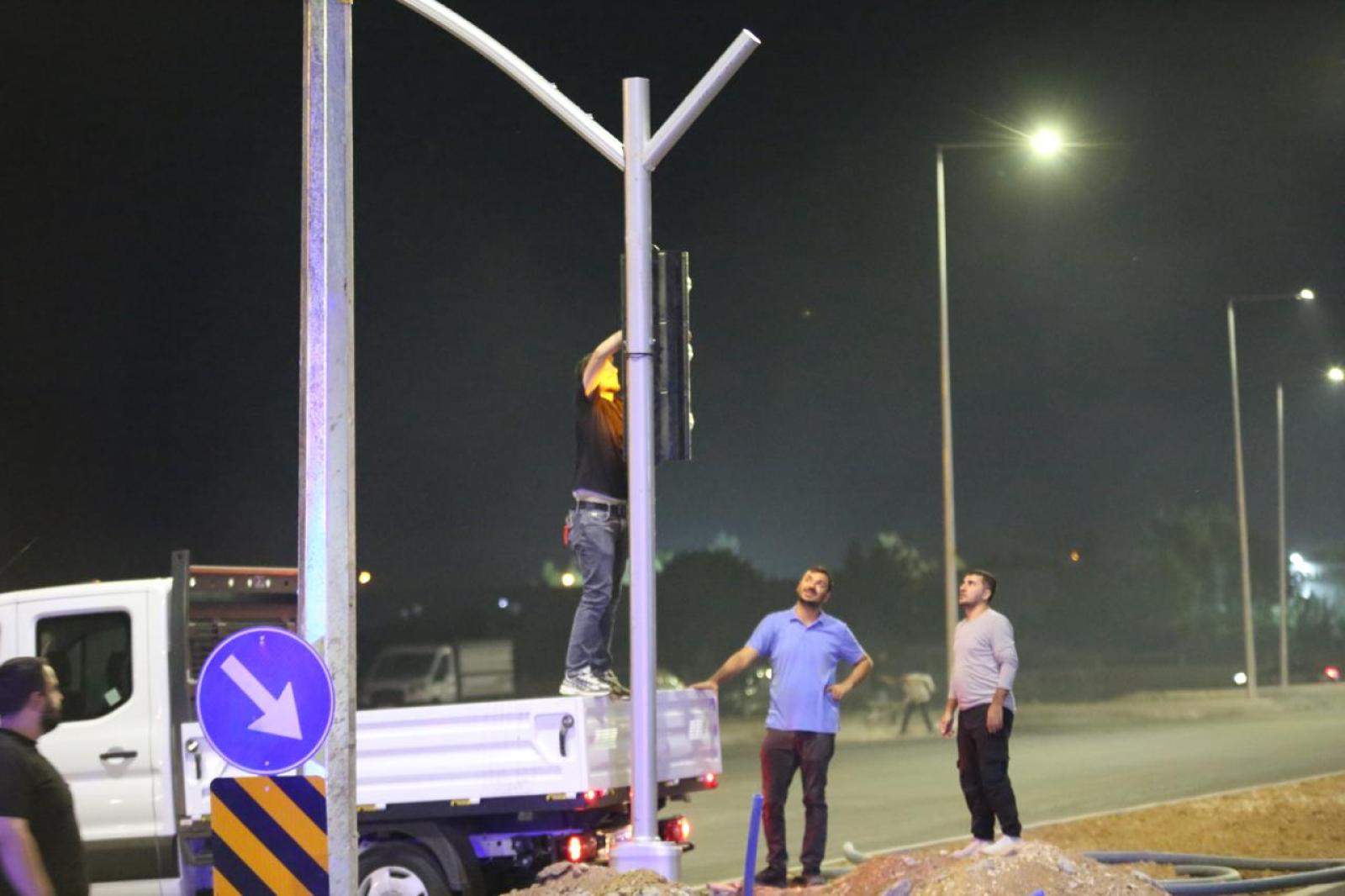 NECAT NASIROĞLU BULVARI'NIN 1. ETABINDA TRAFİK DÜZENLEME ÇALIŞMALARI TAMAMLANDI