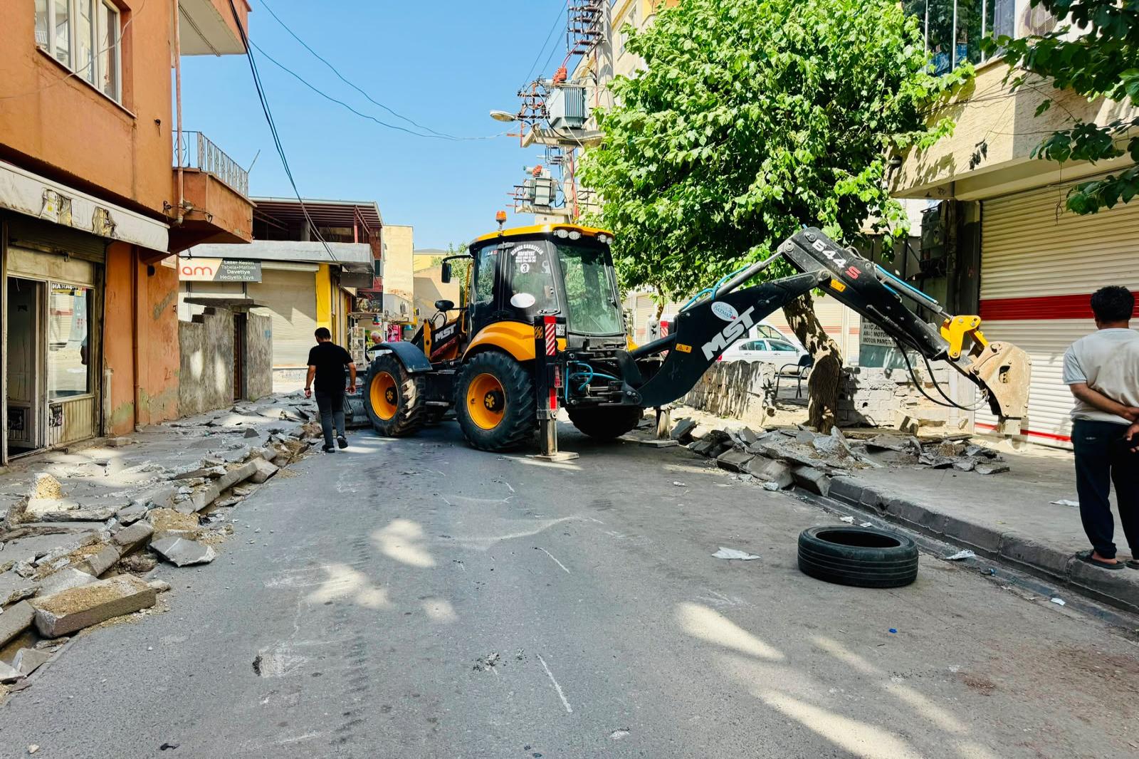 PARKE YAMA EKİPLERİ 45 MAHALLEDE KESİNTİSİZ ÇALIŞIYOR