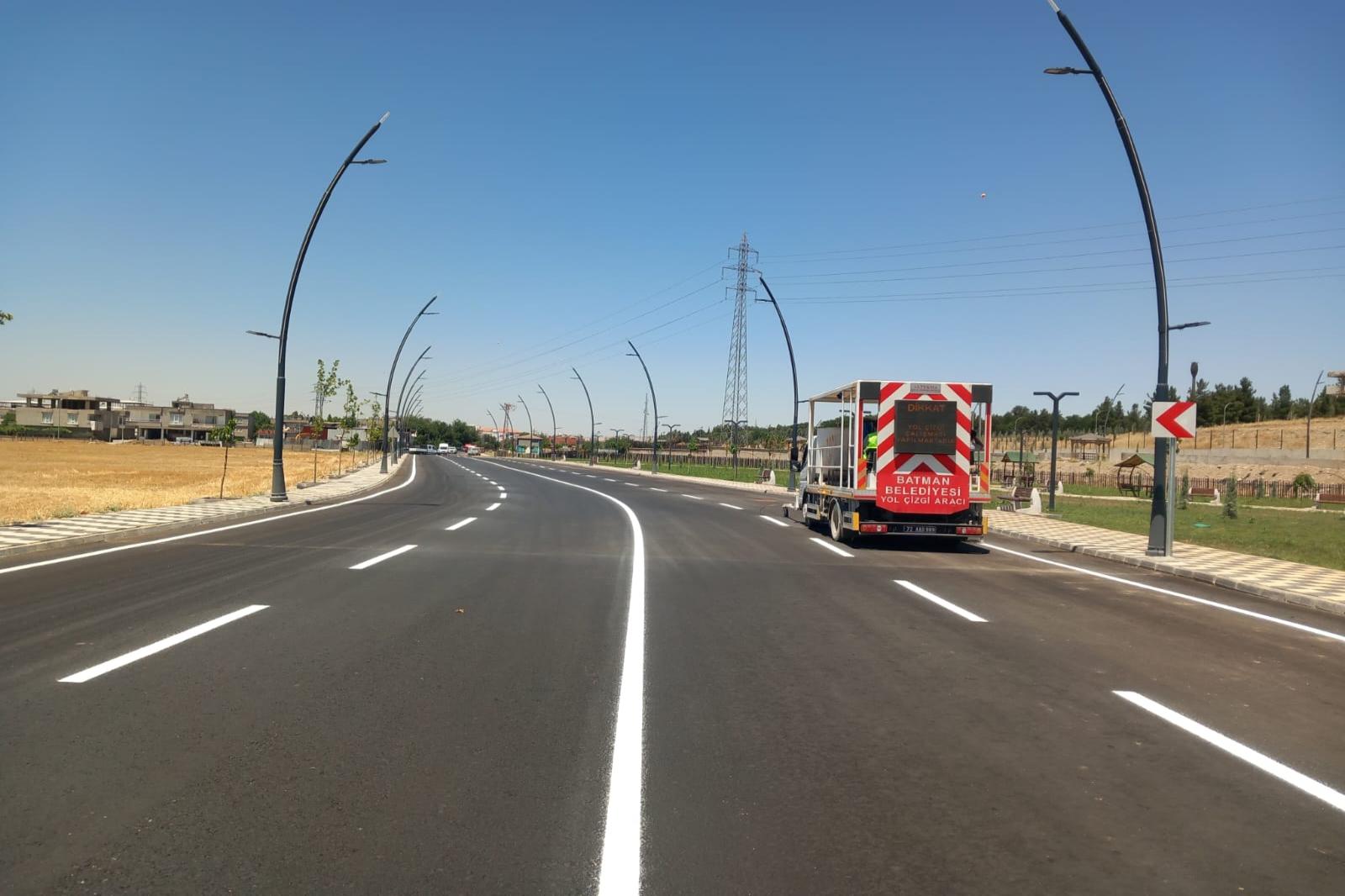 BOSTAN CADDESİ’NDE ULAŞIM GÜVENLİĞİ GÜÇLENDİRİLİYOR