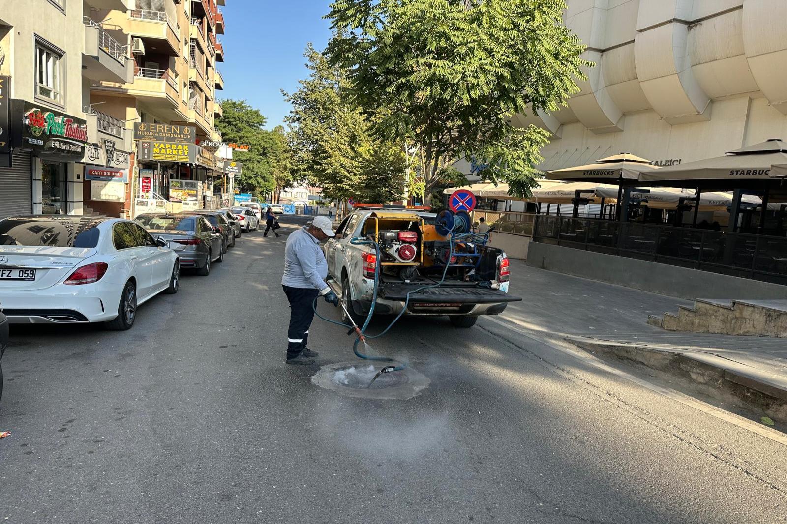 Haşere ve Vektörlerle Mücadele Sürüyor