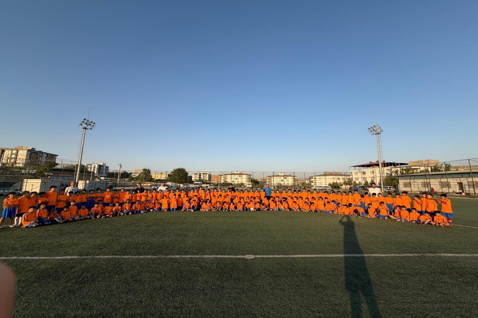 Geleceğin Futbolcuları Belediye Bünyesinde Yetişiyor